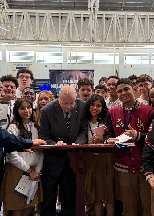 Visita a Instituto Justo Arosemena