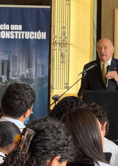 Alfabetización en Nido de Águilas